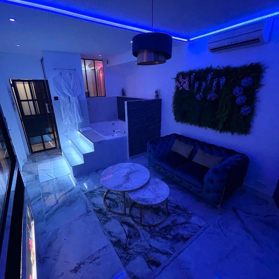 Le Blue Aubervilliers Exterior foto